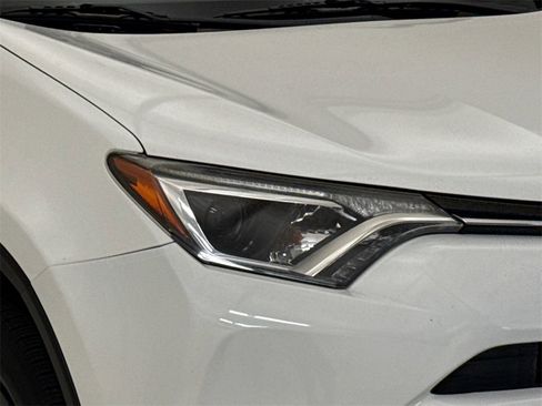 Used 2017 Toyota RAV4 LE image 5