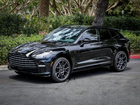 Used 2023 Aston Martin DBX 707 AWD/4WD image 2