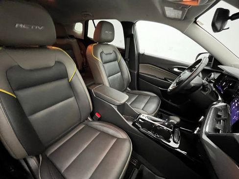 Used 2024 Chevrolet Trax ACTIV FWD image 35