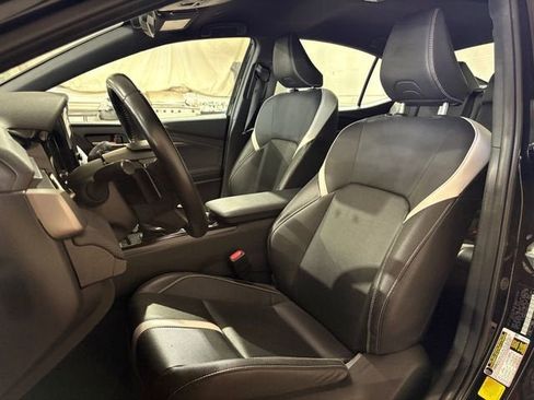 Used 2025 Toyota Camry SE FWD image 5