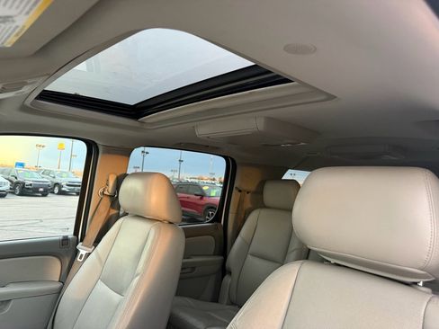 Used 2013 Chevrolet Suburban LTZ image 14