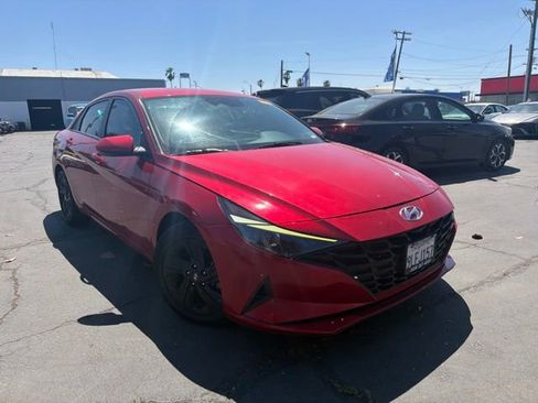 Used 2021 Hyundai Elantra SEL FWD image 3