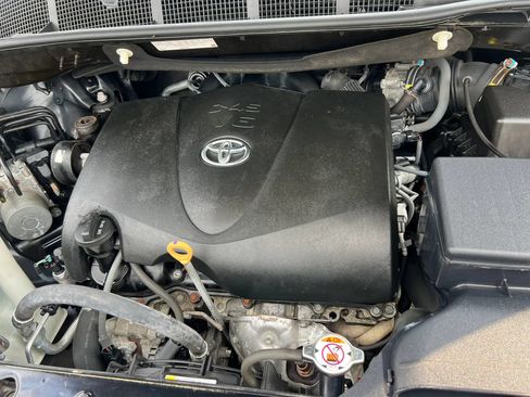 Used 2017 Toyota Sienna LE FWD image 35