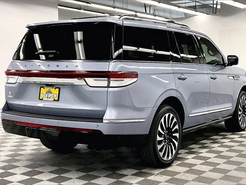 Used 2023 Lincoln Navigator Black Label image 11