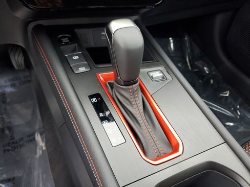 New 2026 Nissan Kicks SR w/ Illumination Package FWD image 30