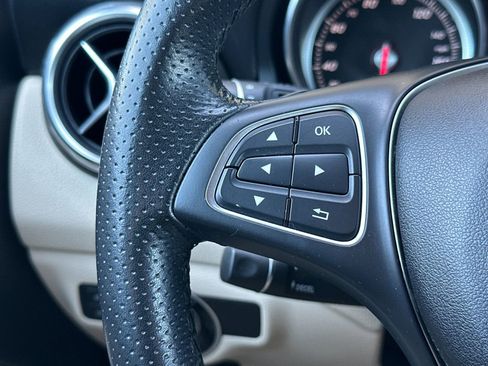 Used 2019 Mercedes-Benz GLA 250 4MATIC image 25