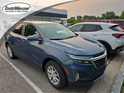 Used 2024 Chevrolet Equinox LT AWD/4WD image 1