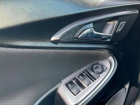 Used 2022 Chevrolet Malibu LT image 38