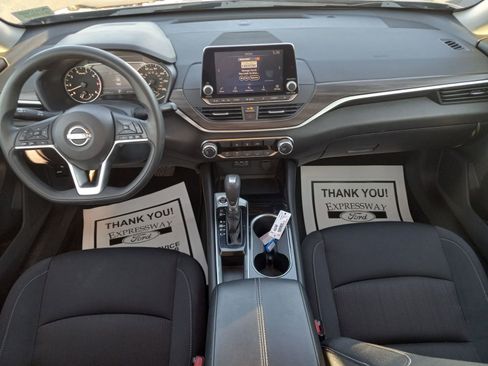 Used 2024 Nissan Altima 2.5 SV image 14