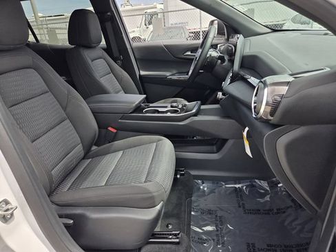 Used 2026 Chevrolet Equinox LT FWD image 17