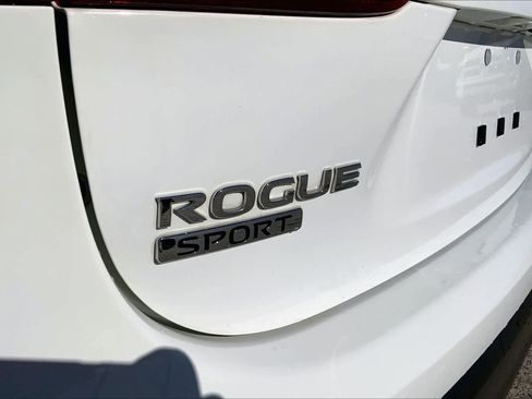 Used 2022 Nissan Rogue Sport S image 30