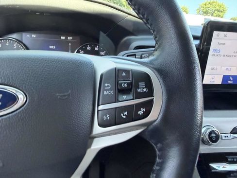 Used 2022 Ford Explorer XLT AWD/4WD image 38
