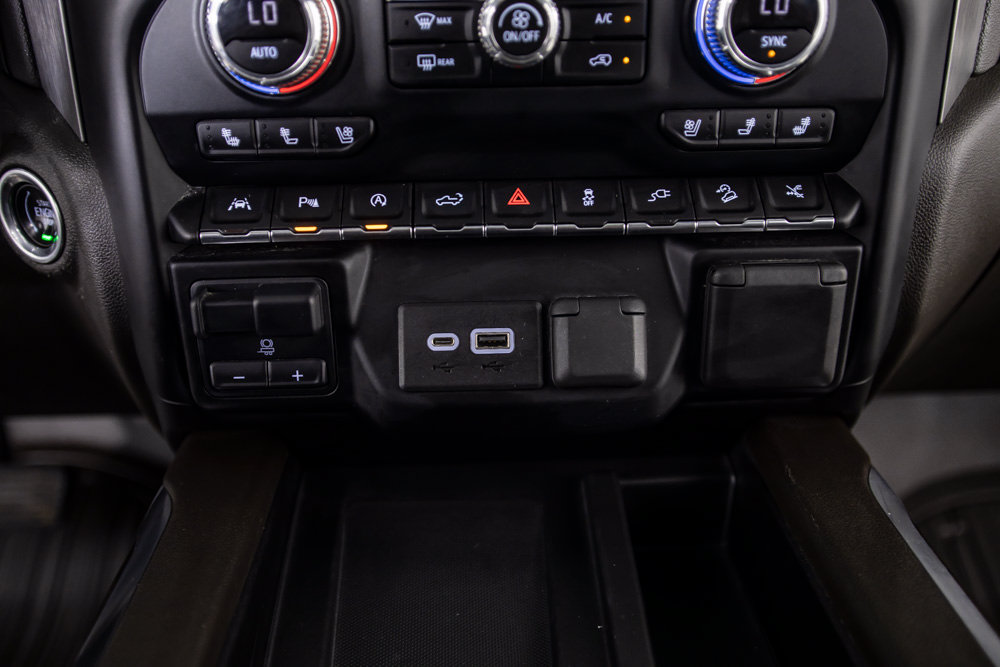 Used 2020 GMC Sierra 1500 Denali w/ Denali Ultimate Package AWD/4WD image 32
