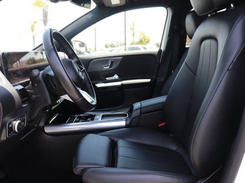Used 2025 Mercedes-Benz GLA 250 image 12