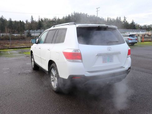 Used 2011 Toyota Highlander Limited image 7