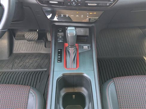 Used 2025 Nissan Kicks SR w/ Illumination Package image 19