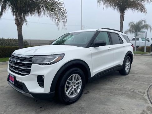 New 2026 Ford Explorer Active w/ Active Comfort Package image 1