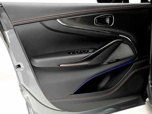 Used 2025 Aston Martin DBX 707 image 20