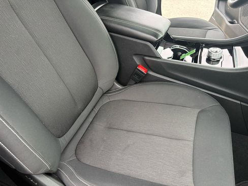 Used 2023 Jeep Grand Cherokee Laredo AWD/4WD image 46