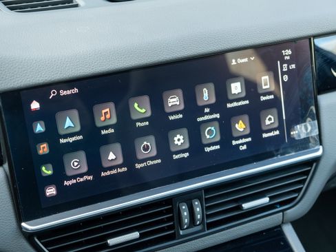 Certified 2023 Porsche Cayenne Coupe image 20