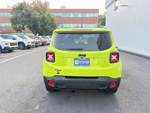 Used 2017 Jeep Renegade Altitude AWD/4WD image 6