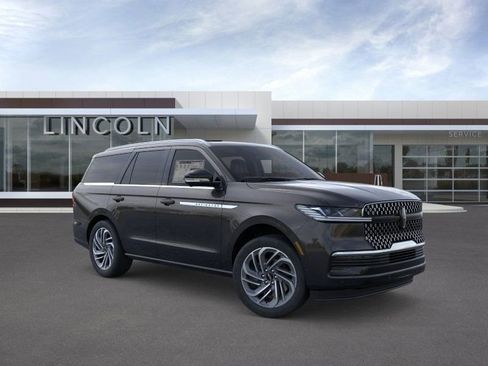 New 2025 Lincoln Navigator Reserve image 7