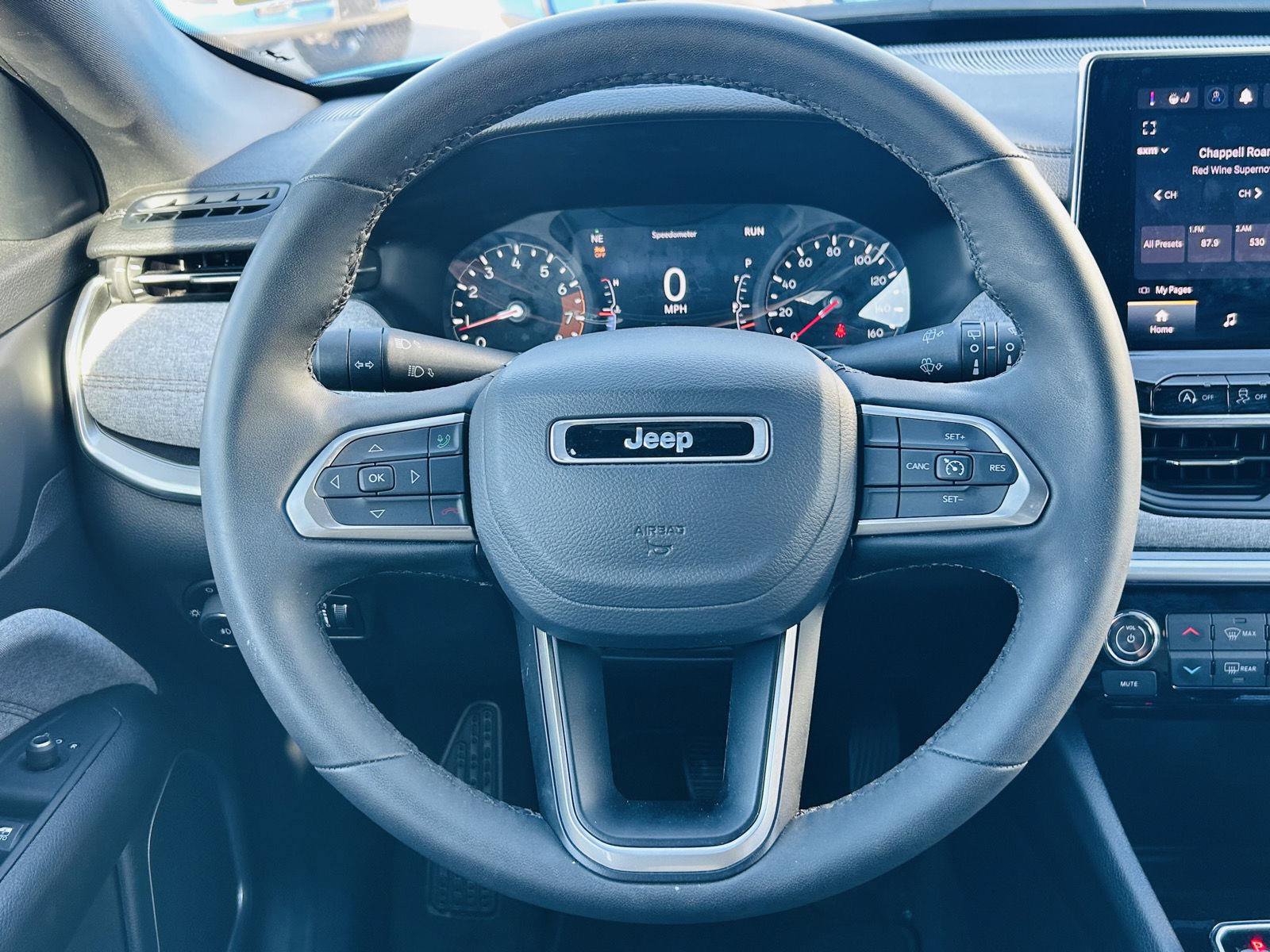 Used 2023 Jeep Compass Latitude AWD/4WD image 12