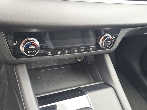 Used 2024 Mitsubishi Outlander SE image 8