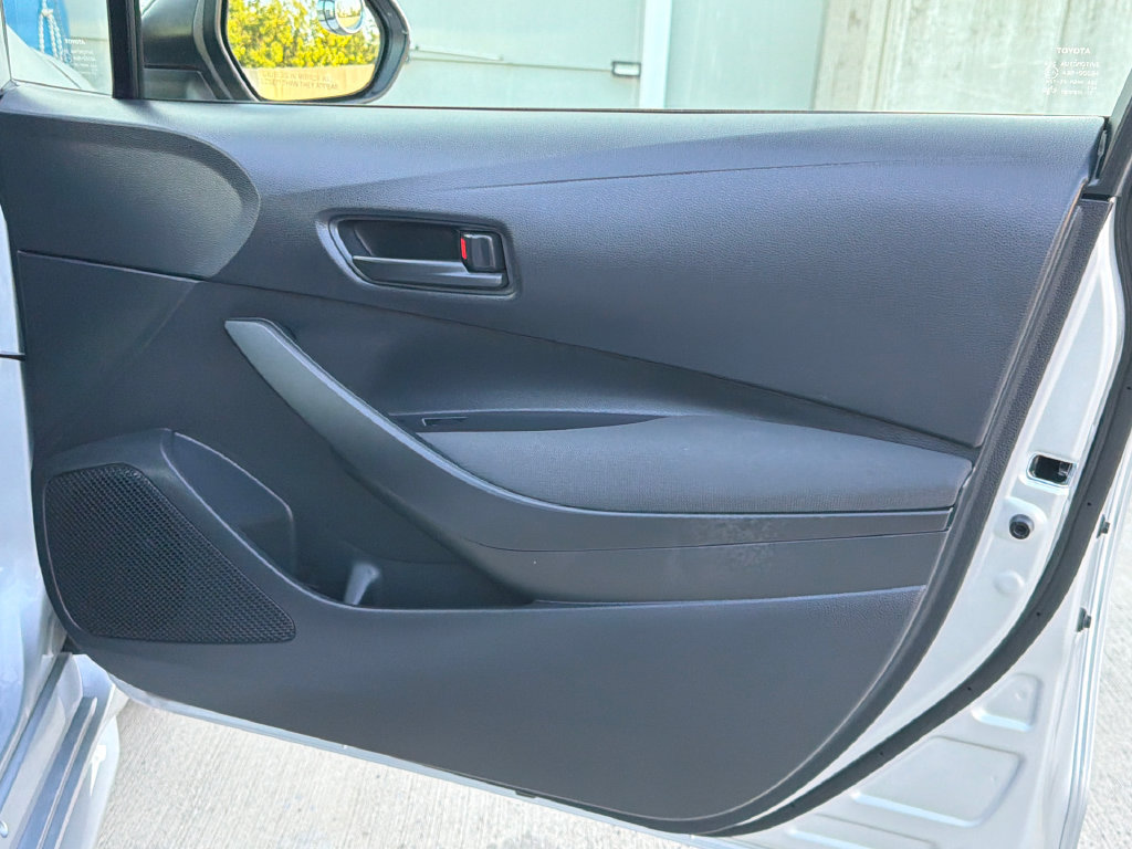 Used 2024 Toyota Corolla LE FWD image 12