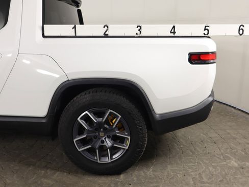 Used 2022 Rivian R1T Adventure image 5