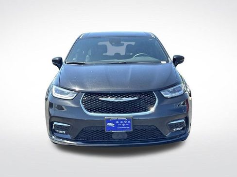 Used 2025 Chrysler Pacifica Select FWD image 10