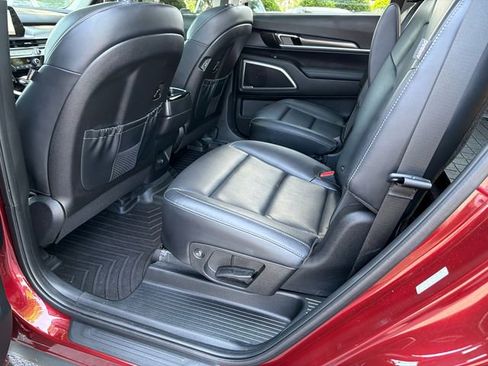 Used 2023 Kia Telluride S w/ S Sunroof Package FWD image 20