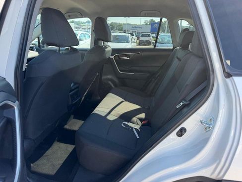 Used 2025 Toyota RAV4 XLE AWD/4WD image 8
