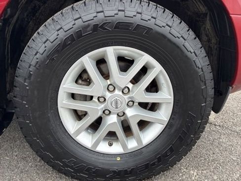 Used 2017 Nissan Frontier SV image 9