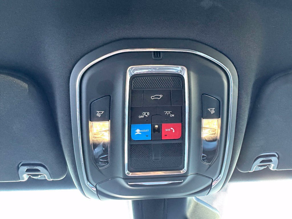Used 2025 Jeep Wagoneer Series II AWD/4WD image 44