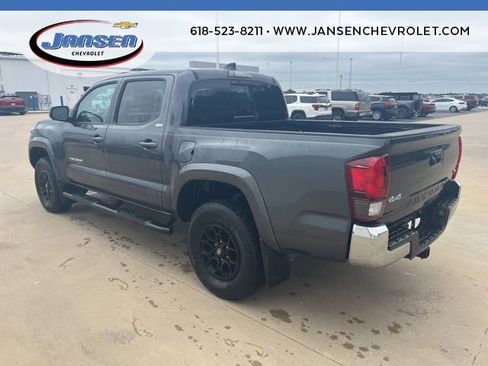 Used 2022 Toyota Tacoma SR5 AWD/4WD image 4