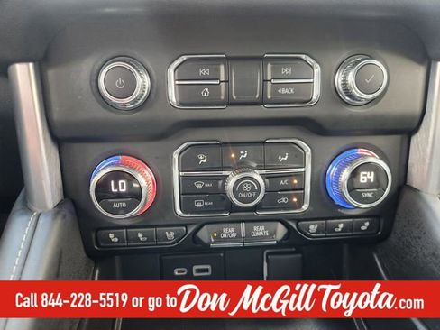 Used 2022 GMC Yukon SLT w/ SLT Luxury Package image 18