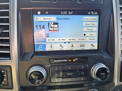 Used 2019 Ford F150 Platinum w/ Equipment Group 701A Luxury image 17