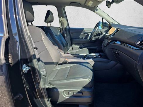 Used 2021 Honda Pilot Touring image 10