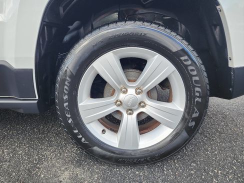 Used 2017 Jeep Patriot Latitude image 11