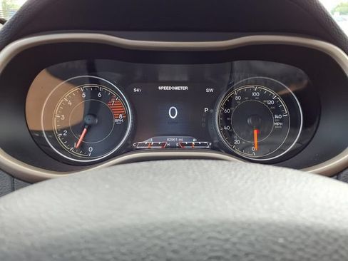 Used 2016 Jeep Cherokee Limited AWD/4WD image 18
