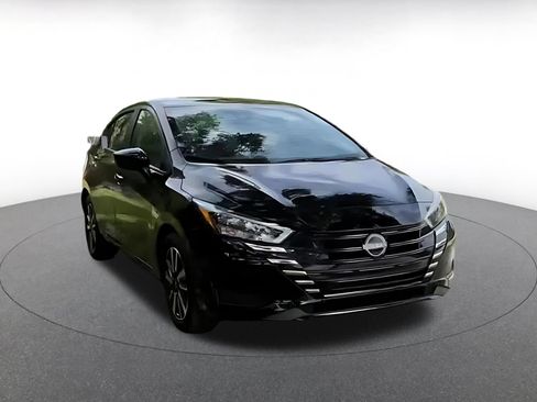 Used 2025 Nissan Versa SV FWD image 2