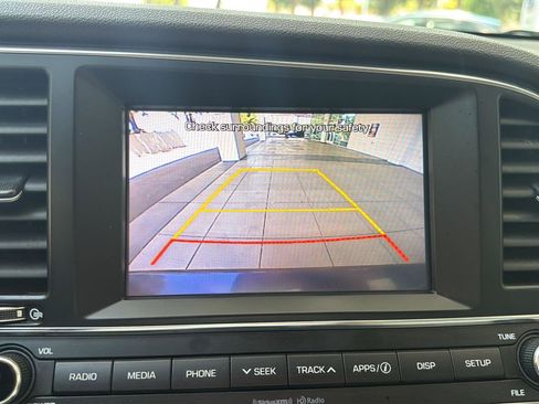 Used 2017 Hyundai Elantra SE FWD image 24