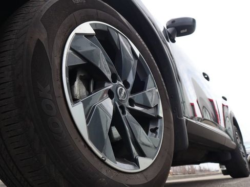 Certified 2025 Nissan Rogue SV AWD/4WD image 12