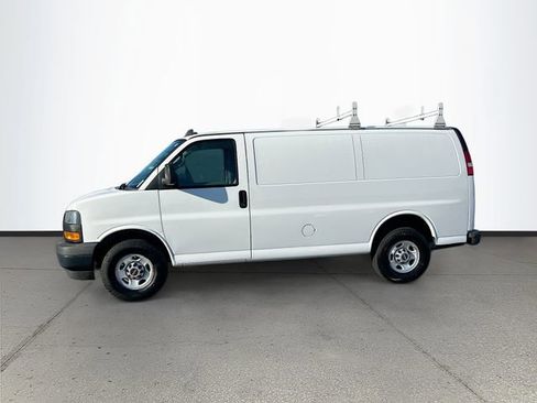 Used 2018 GMC Savana 2500 w/ Driver Convenience Package RWD image 4