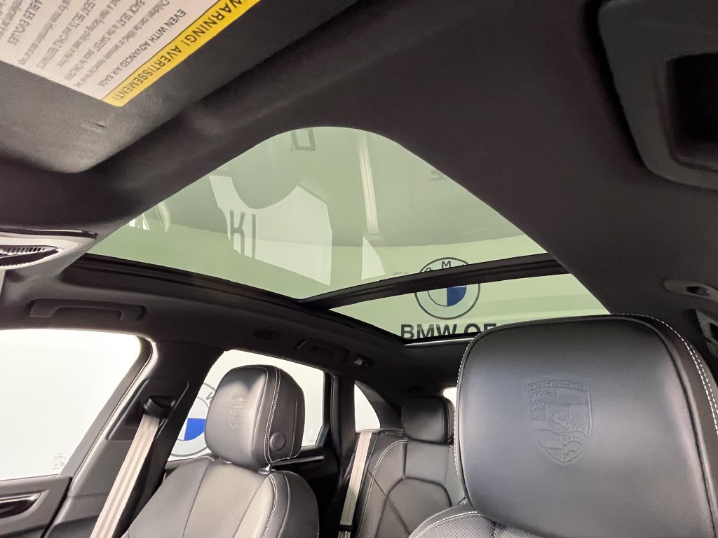 Used 2024 Porsche Macan AWD/4WD image 28