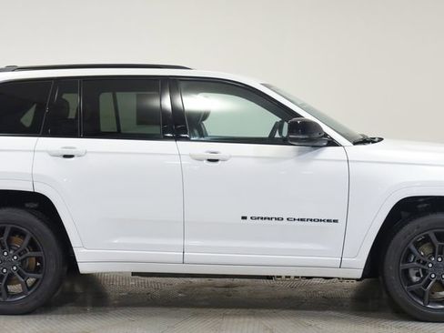 Used 2025 Jeep Grand Cherokee Limited 4xe AWD/4WD image 15