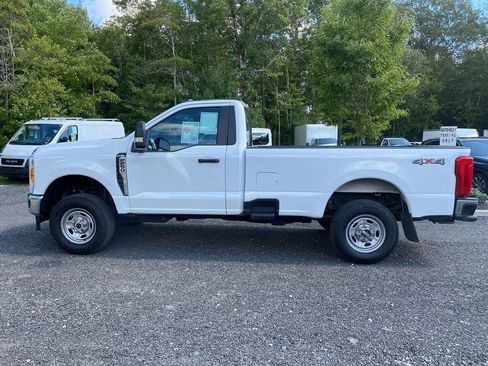 Used 2023 Ford F250 XL w/ Snow Plow/Camper Package image 9
