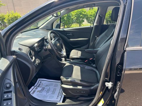 Used 2018 Chevrolet Trax LT w/ Redline Edition FWD image 12