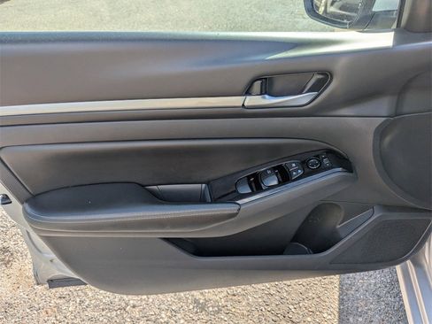 Used 2023 Nissan Altima 2.5 SV image 19